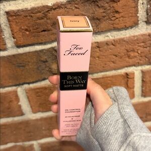 💥SOLD💥 Too Faced Born This Way Soft Matte Foundation - IVORY
